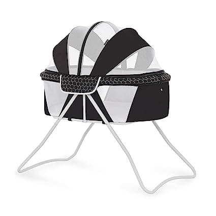 On Me Day Dreamer 2-in-1 Convertible and Portable Bassinet