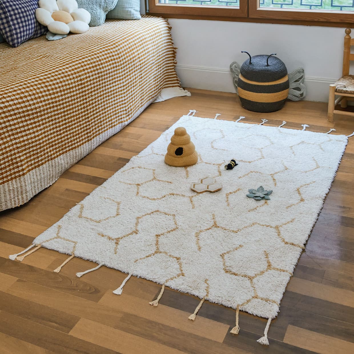 Washable Play Rug Pollination